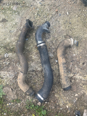 L200 TURBO BORUSU ORJİNALL ÇIKMA PARÇA