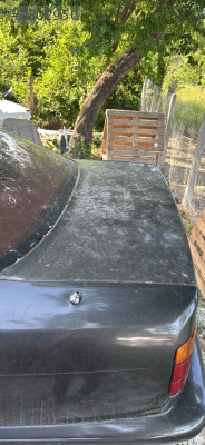 Bmw E34 Bagaj Kapağı Temiz Sorunsuz