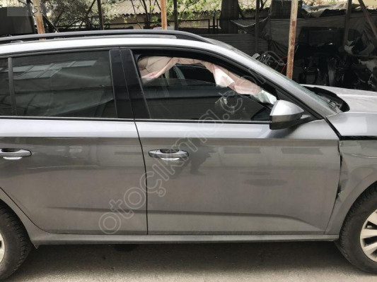 SKODA KAMİQ 2017 2022 SAĞ ÖN KAPI SÖKME 658831052
