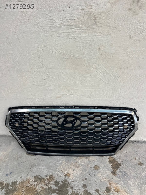 2017 2018 Model Hyundai i30 elmaslı ön panjur çıkma