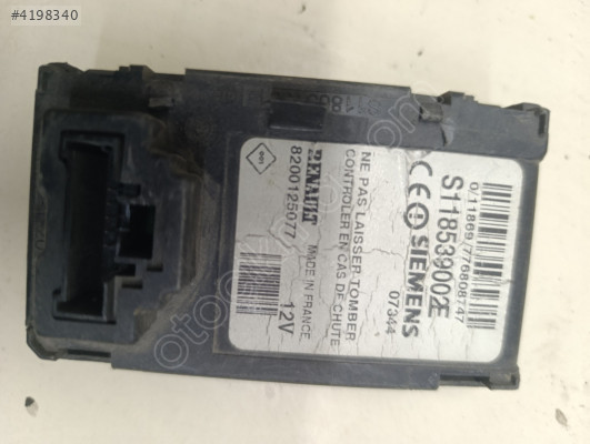 Megane 2 kart yuvası