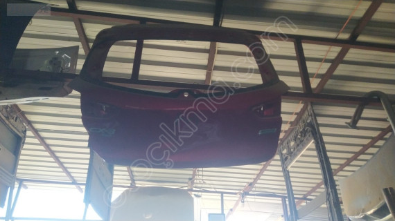 Mazda cx3 bagaj kapagı