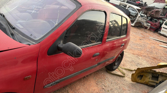 Renault Clio sol ön kapı