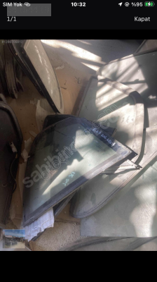 BMW e 46 sol arka kelebek camı