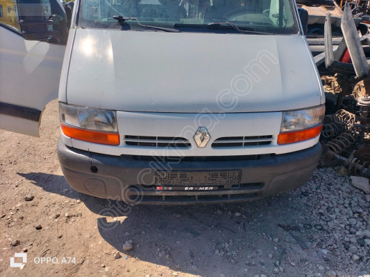 Renault Master bir motor kaputu