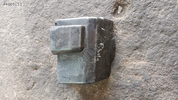 Ford Fiesta akü kapağı