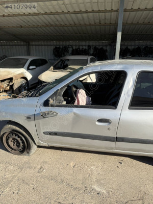 RENAULT CLİO SOL ÖN KAPI ÇIKMA ORJİNAL