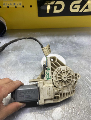 AUDİ A6 SAG ÖN CAM MOTORU