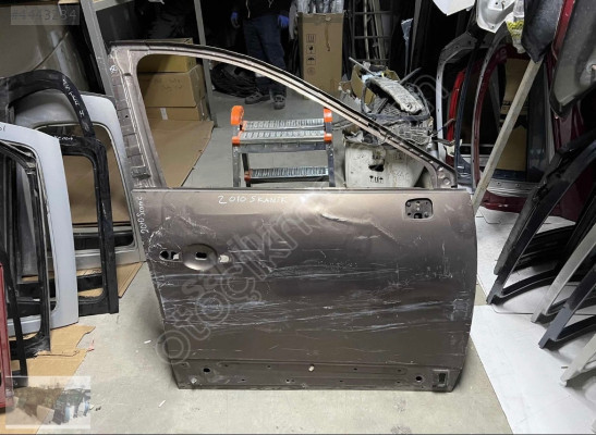 RENAULT SCENİC SAĞ ÖN KAPI ORJİNAL ÇIKMA