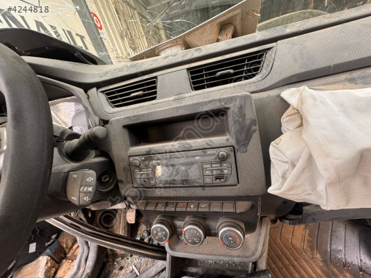 Renault Express Çıkma 1.5 Blue Dci Far Sinyal Silecek Kolu