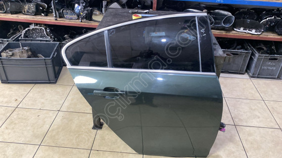 OPEL  INSİGNİA A SAĞ ARKA KAPI