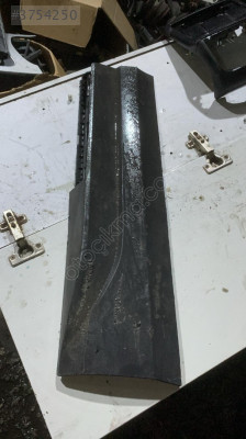 AUDI Q3 ARKA SOL KAPI BANDI 8U0853969