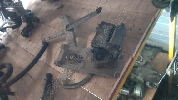 OPEL VECTRA A SAĞ ÖN CAM KRİKOSU .OTO ERKAN ÜNYE