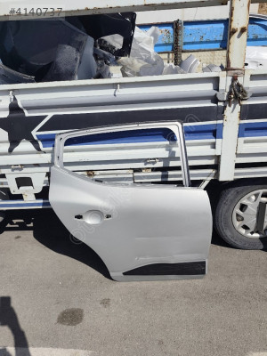 Dacia Sandero sağ arka kapı 2019 2025