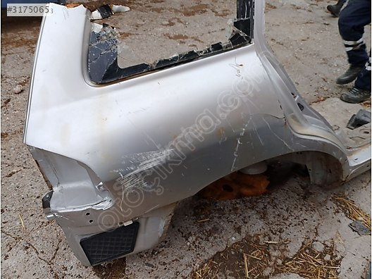 HYUNDAİ SANTAFE 2001 VE 2006 ARKA ÇAMURLUKLAR BULUNUR