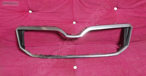 5L0853761 orj hatasız 12-19 skoda yeti ön panjur nikelajı