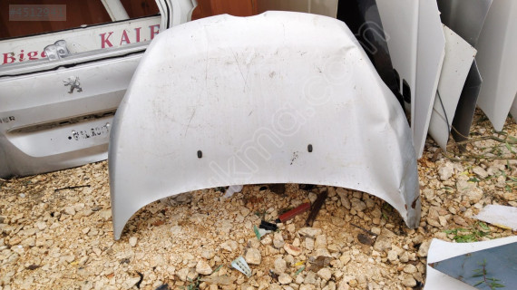 FORD FİESTA KAPUT ÇEVİK OTO ÇIKMA