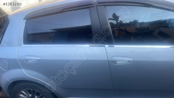 Fiat punto sağ arka kapı