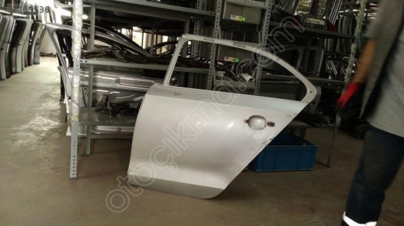 VOLKSWAGEN JETTA 2011 2018 SOL ARKA KAPI 5C6833055