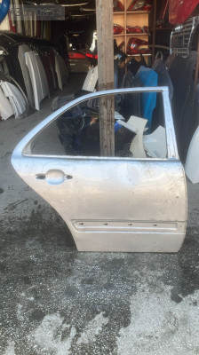 Mercedes w210 sağ arka kapı e serisi