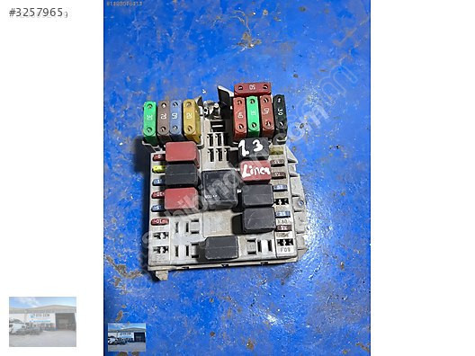 OTO CEMDEN ÇIKMA FİAT LİNEA 1.3 MOTOR İÇİ SİGORTA KUTUSU