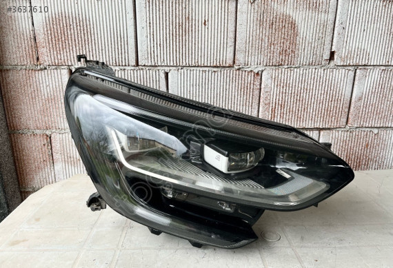 RENAULT MEGANE 4 İCON LEDLİ SAĞ FAR ORJİNAL ÇIKMA