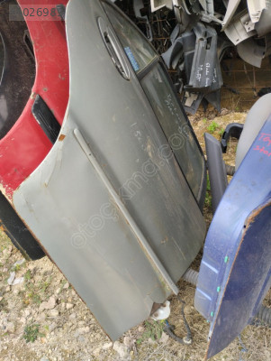 Peugeot Proton 416 sağ arka çıkma kapı