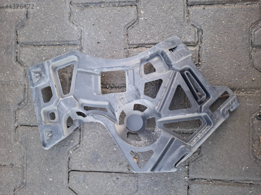 Megan 4 HB Arka tampon braketi sag 852220075R