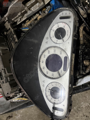 Mercedes kilometre saati