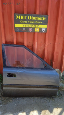 Mazda 323 sağ ön kapı