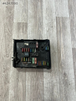 WOLKSWAGEN CADDY SİGORTA TABLASI 8K140911900