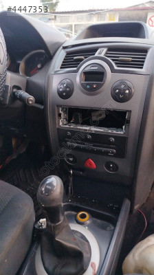 Megane 2 teyp çerçevesi