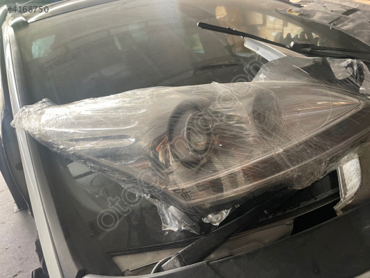 Peugeot 5008 sağ ön far