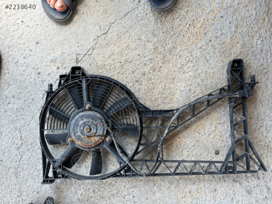 ROVER 25/200 KLİMA FAN MOTORU PGF106870