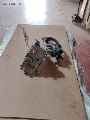 Opel corsa kapı kilidi