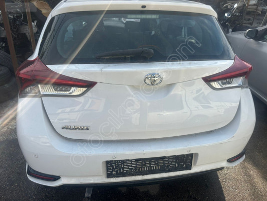 Toyota Auris Dolu Arka Tampon 2013 - 2017 Çıkma Parça
