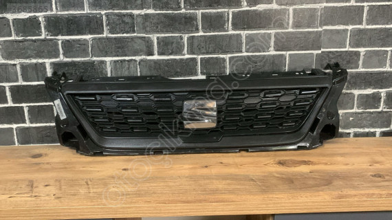 6F0853654 orjinal hatasız 2017-2024 seat ibiza ön panjur