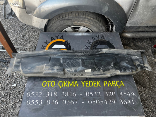 AM51-R01628-AE Ford C-Max Ön Cam Izgarası Alt Braketi Çıkma