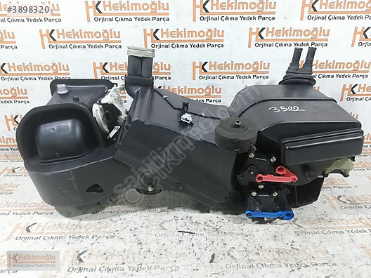 VW PASSAT B5 KALORİFER KAZANI VE MOTORU (ÇATLAK MEVCUT) 3B1 816