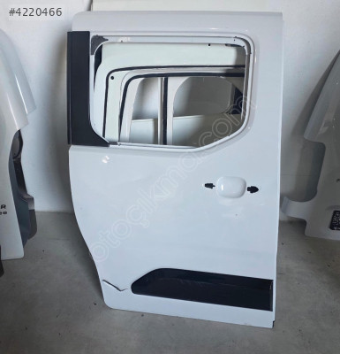 TOYOTA PROACE CITY BEYAZ SAĞ SÜRGÜLÜ KAPI ORJINAL LOKALLIK