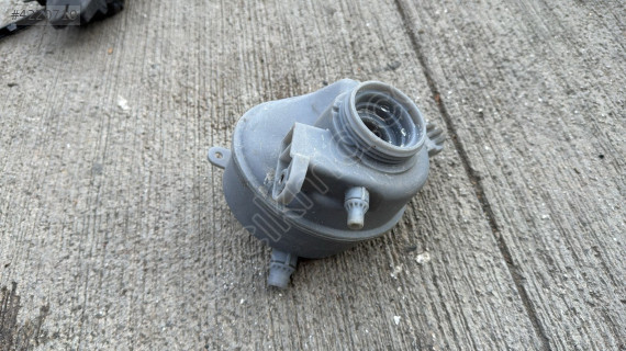 MERCEDES GLC SU SOĞUTMA SUYU GENLEŞME TANKI HAZNESI A2545003100