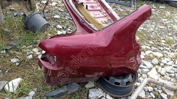 Renault Megane 1 sağ arka çamurluk çıkma