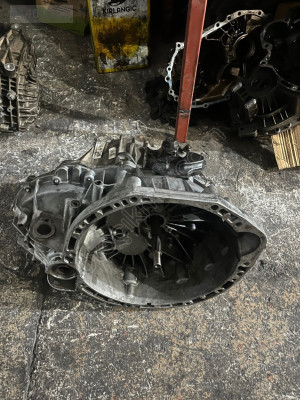 RENAULT TRAFİC 2.0 6 İLERİ ŞANZIMANN