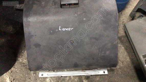 Mitsubishi lancer torpido kapağı