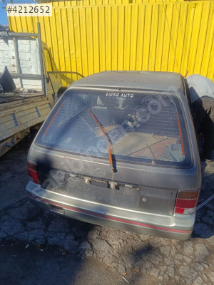 Subaru justy kapılar kapı camlar kirikolar