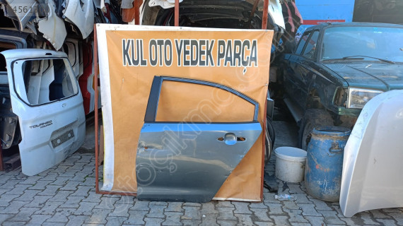 toyota coralla sol arka kapı