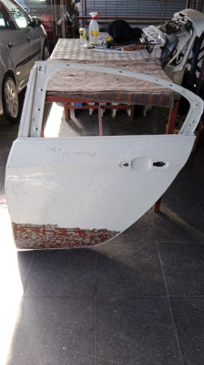 Fiat Egea sol arka kapı 50 TL