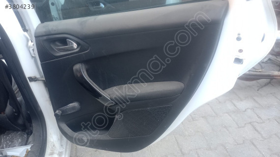 peugeot 208  sağ arka kapı döşemesi