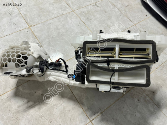 2022-24 PEUGEOT 3008 KALORİFER KAZANI HATASIZ ORJ ÇIKMA