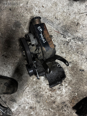 R19 Europa Megane 1 Direksiyon Pompası Hazneli